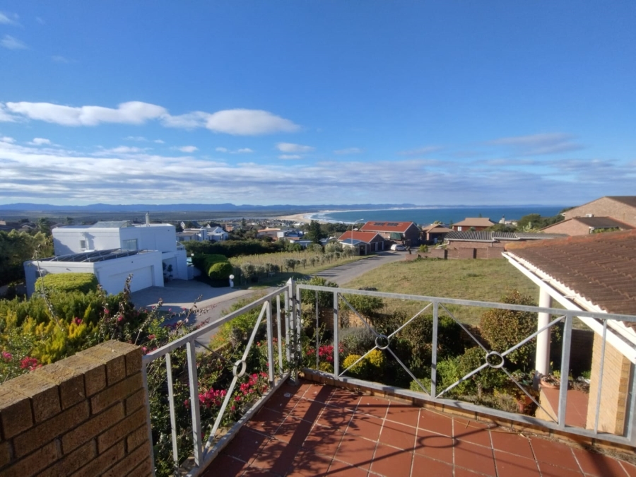 2 Bedroom Property for Sale in Wavecrest Eastern Cape